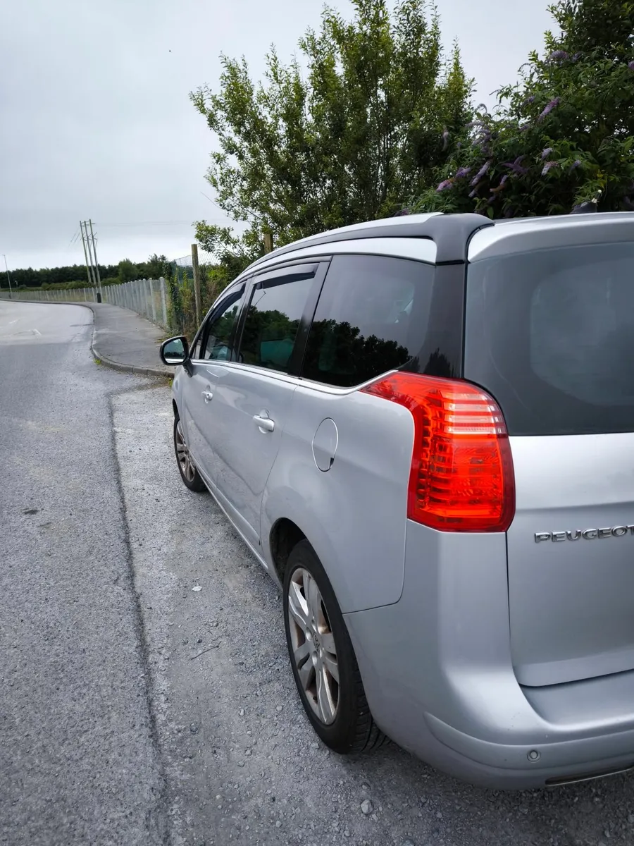 Peugeot 5008 2012 - Image 3