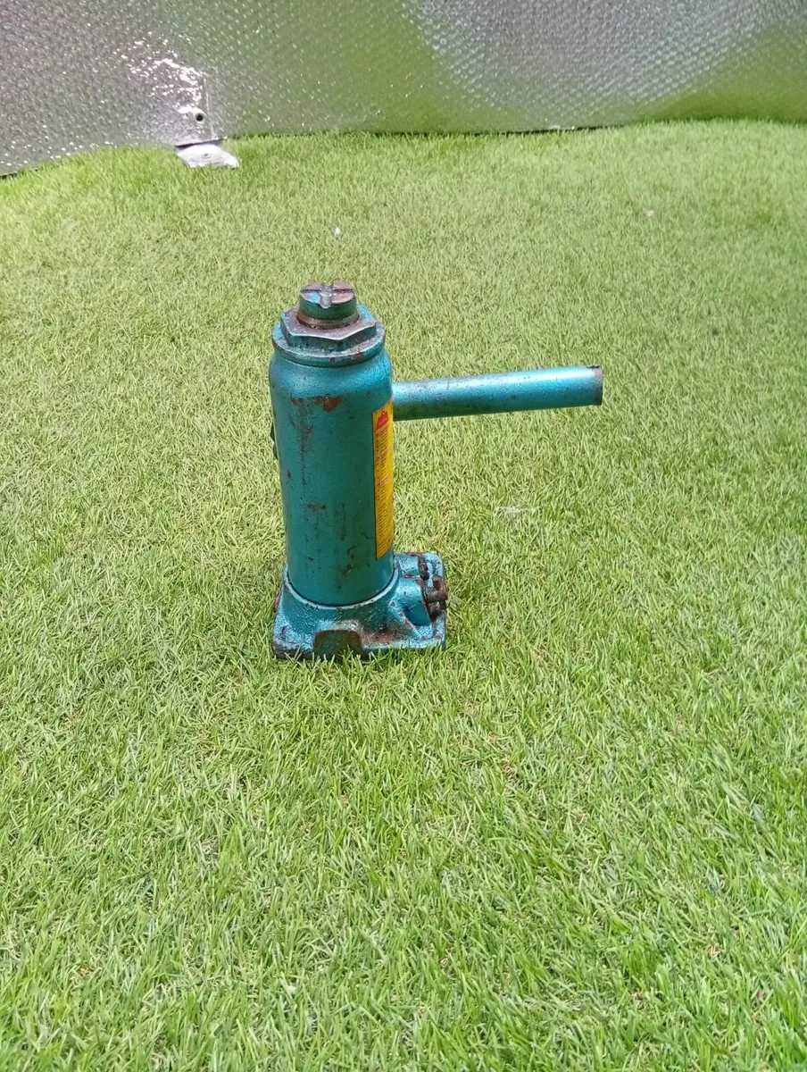 Original Hydraulic 3tonne jack Germany - Image 4