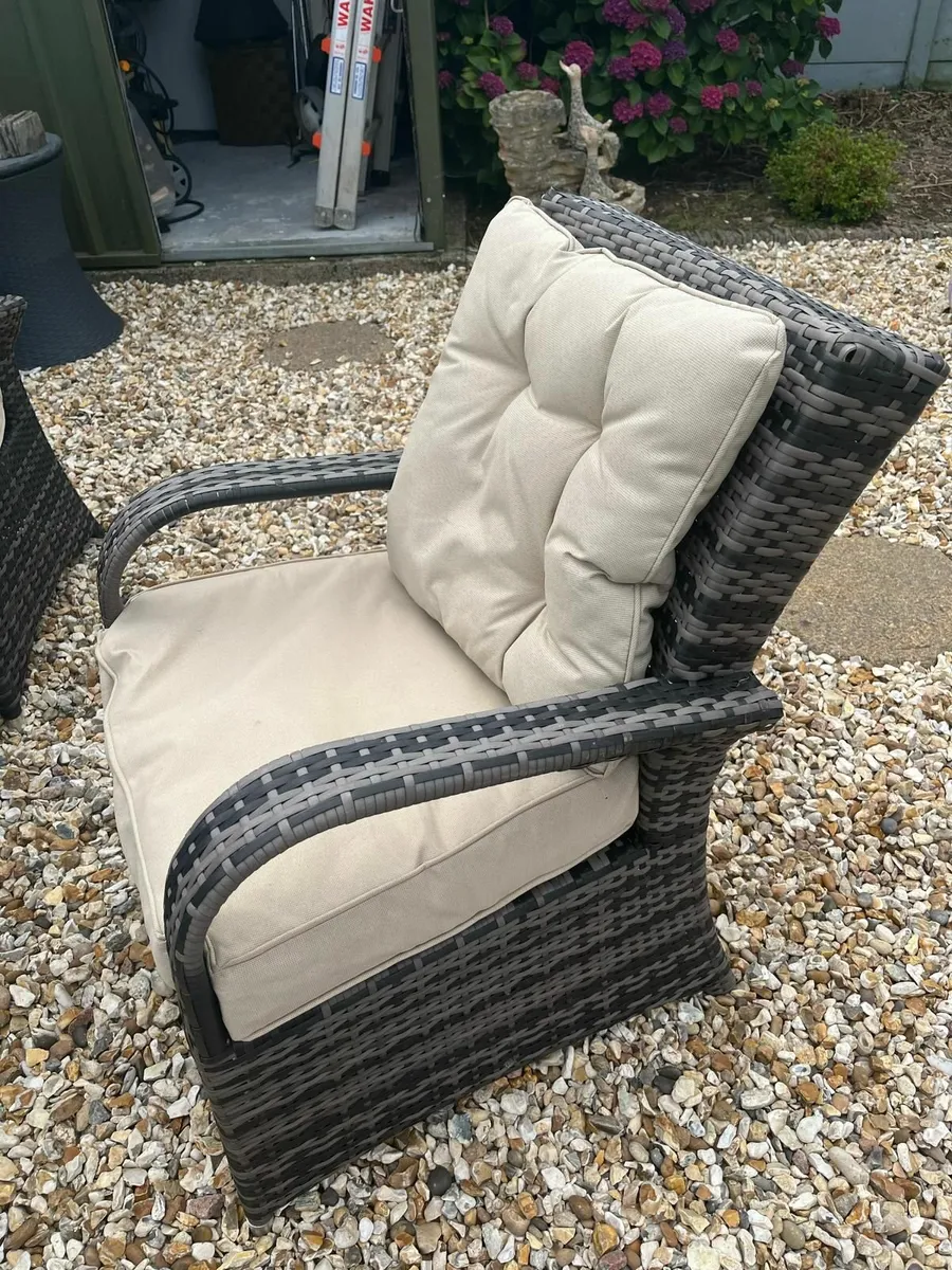 Rattan furniture - Image 4