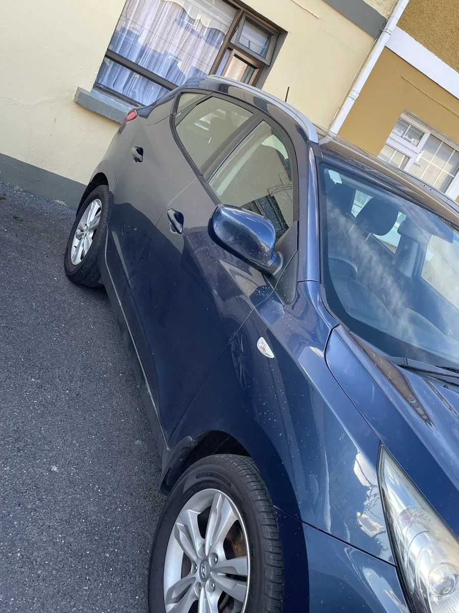 Hyundai ix35 - Image 2