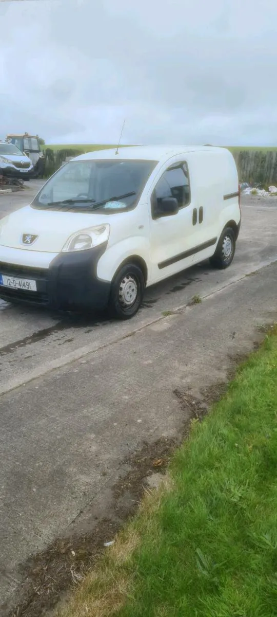 12 Peugeot Bipper . - Image 3