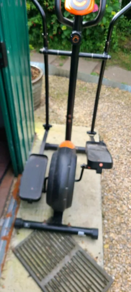 Elliptical cross trainer - Image 2