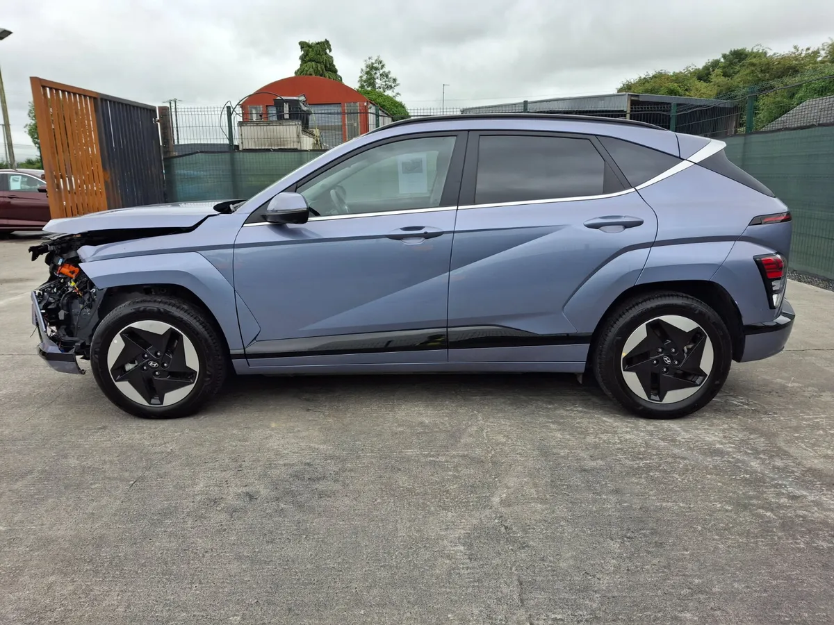241 Hyundai Kona Platinum Ev 65kwh - Image 3