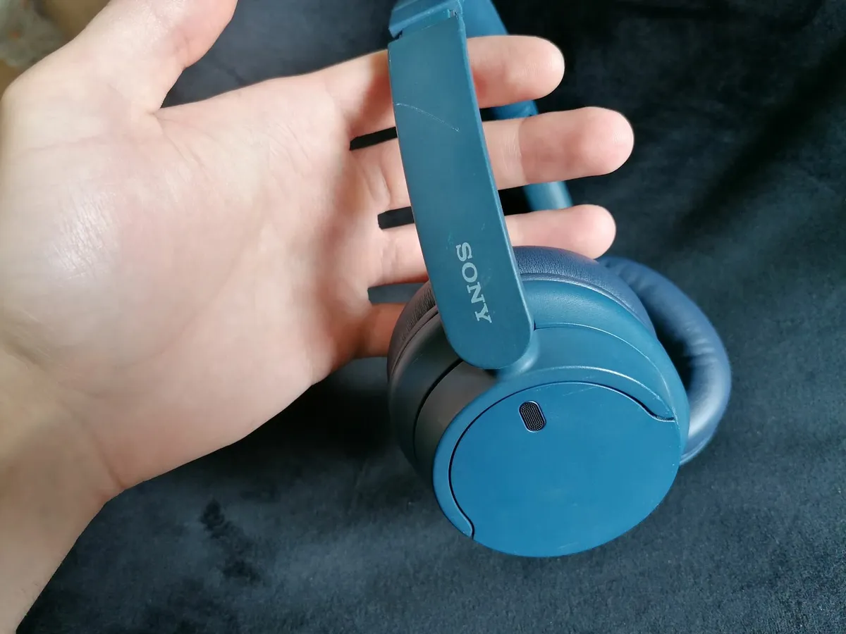 Sony WH-CH720N Bluetooth ANC Headphones - Image 2