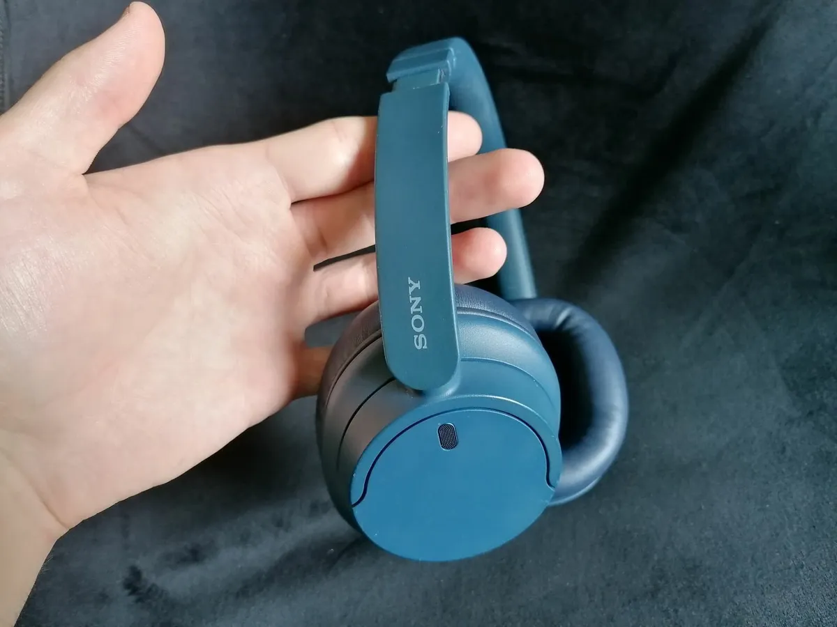 Sony WH-CH720N Bluetooth ANC Headphones - Image 3