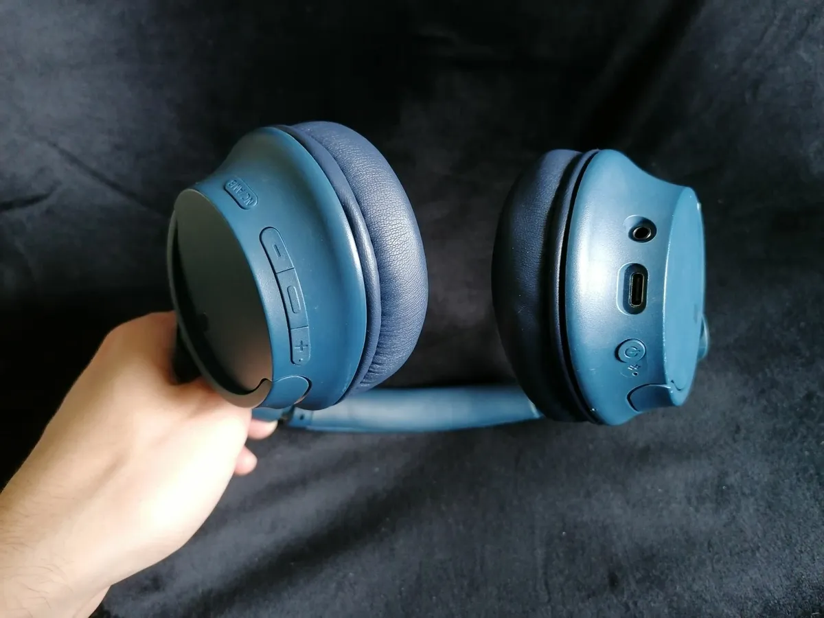 Sony WH-CH720N Bluetooth ANC Headphones - Image 4