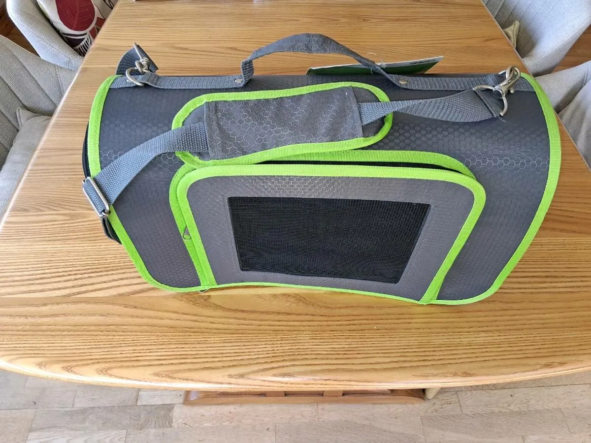 Pet carrier. - Image 1
