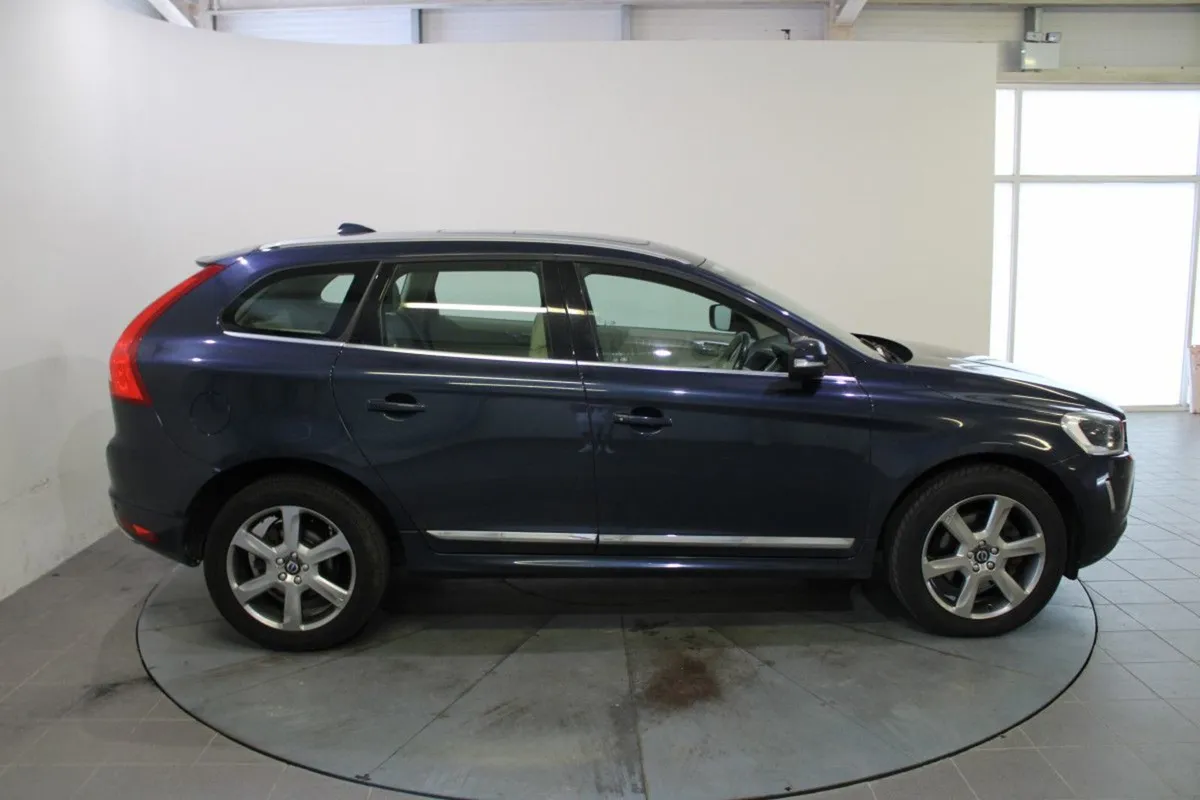 Volvo XC60 D4 (181hp) FWD SE Lux Geartronic - Image 3