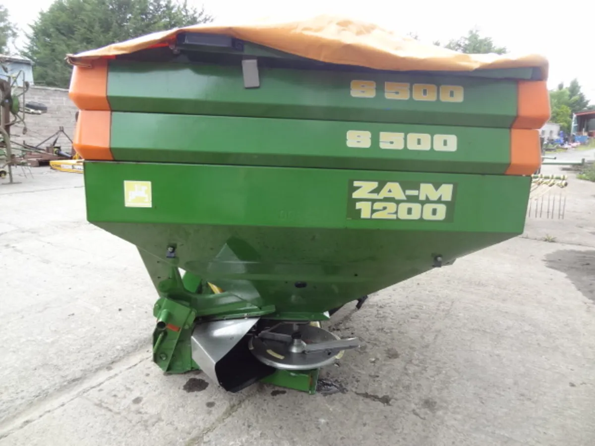 Amazone ZA-M Fertiliser Spreader - Image 4