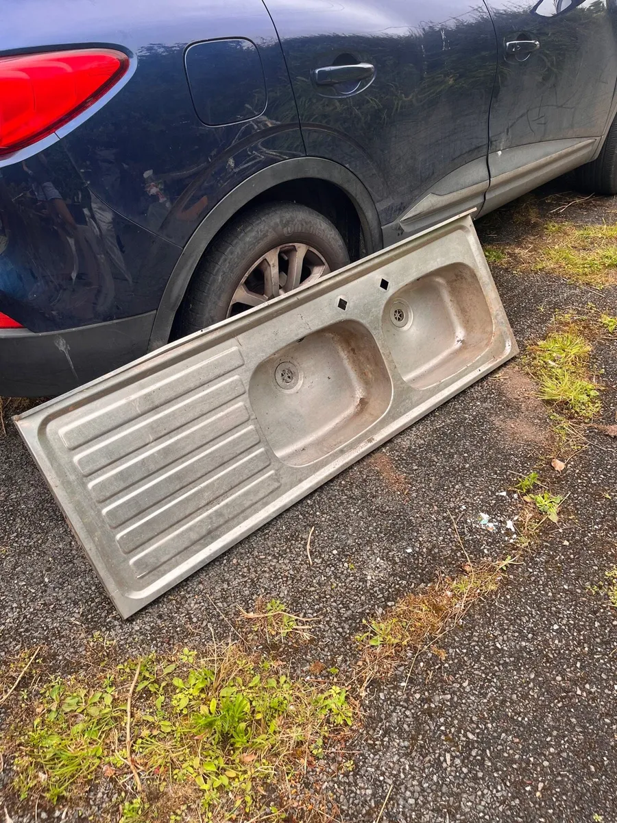 Metal sink - Image 1
