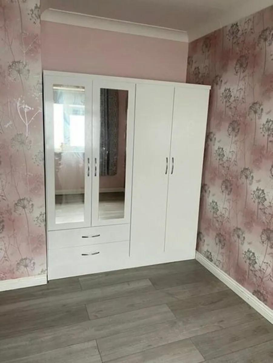 WARDROBES - Image 2