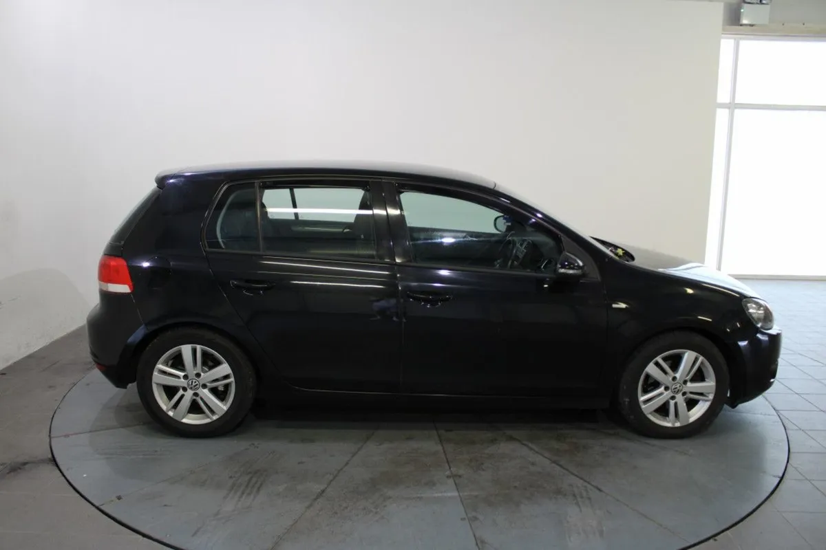 Volkswagen Golf 1.6 TDI 90bhp Match - Image 4