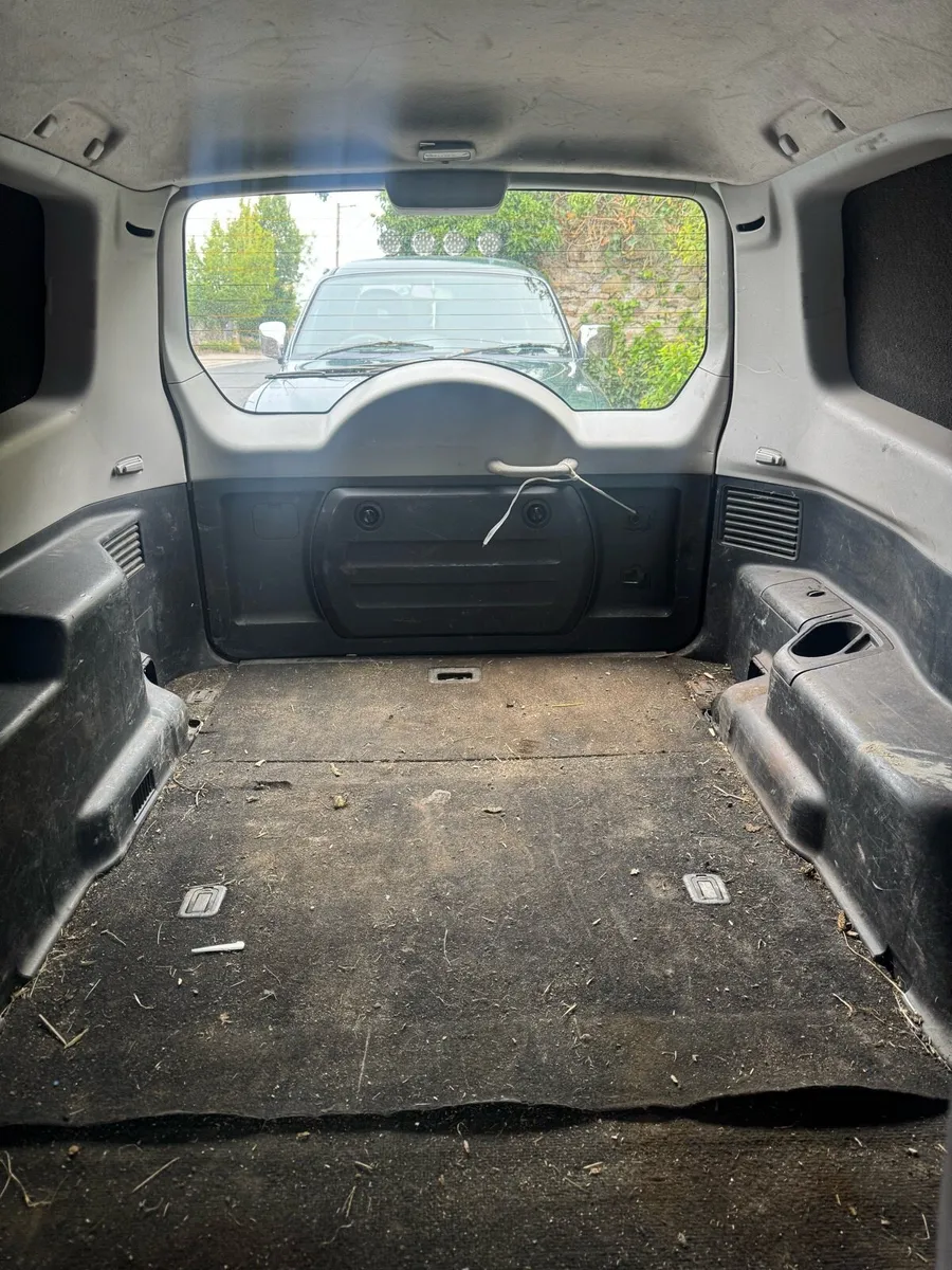 Mitsubishi Pajero - Image 2
