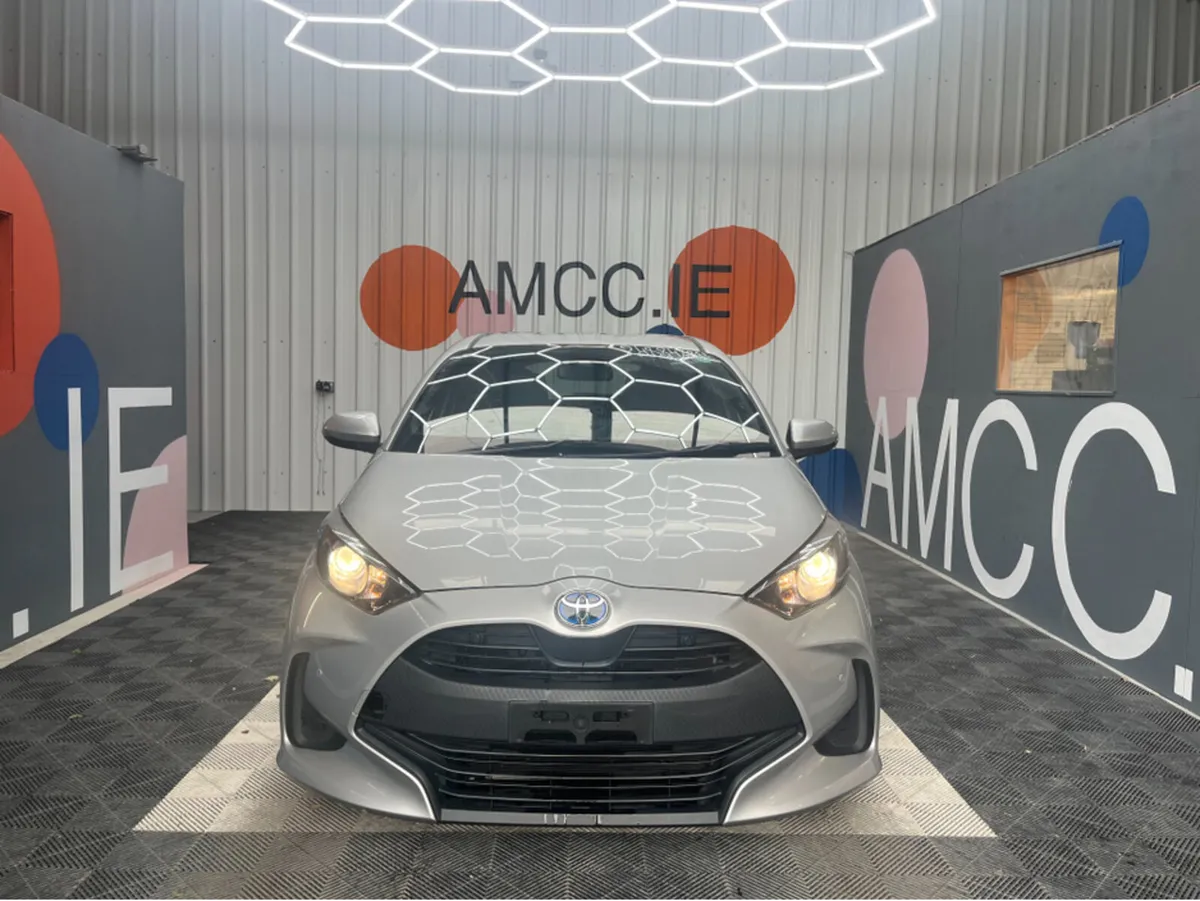 Toyota Yaris ONLY €15950 YARIS AUTOMATIC 1.5 HYBRI - Image 2