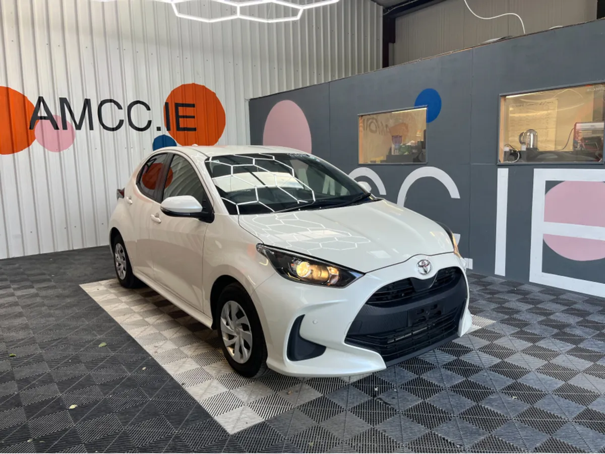 Toyota Yaris ONLY €16950! YARIS AUTOMATIC 1.0 PETR - Image 1