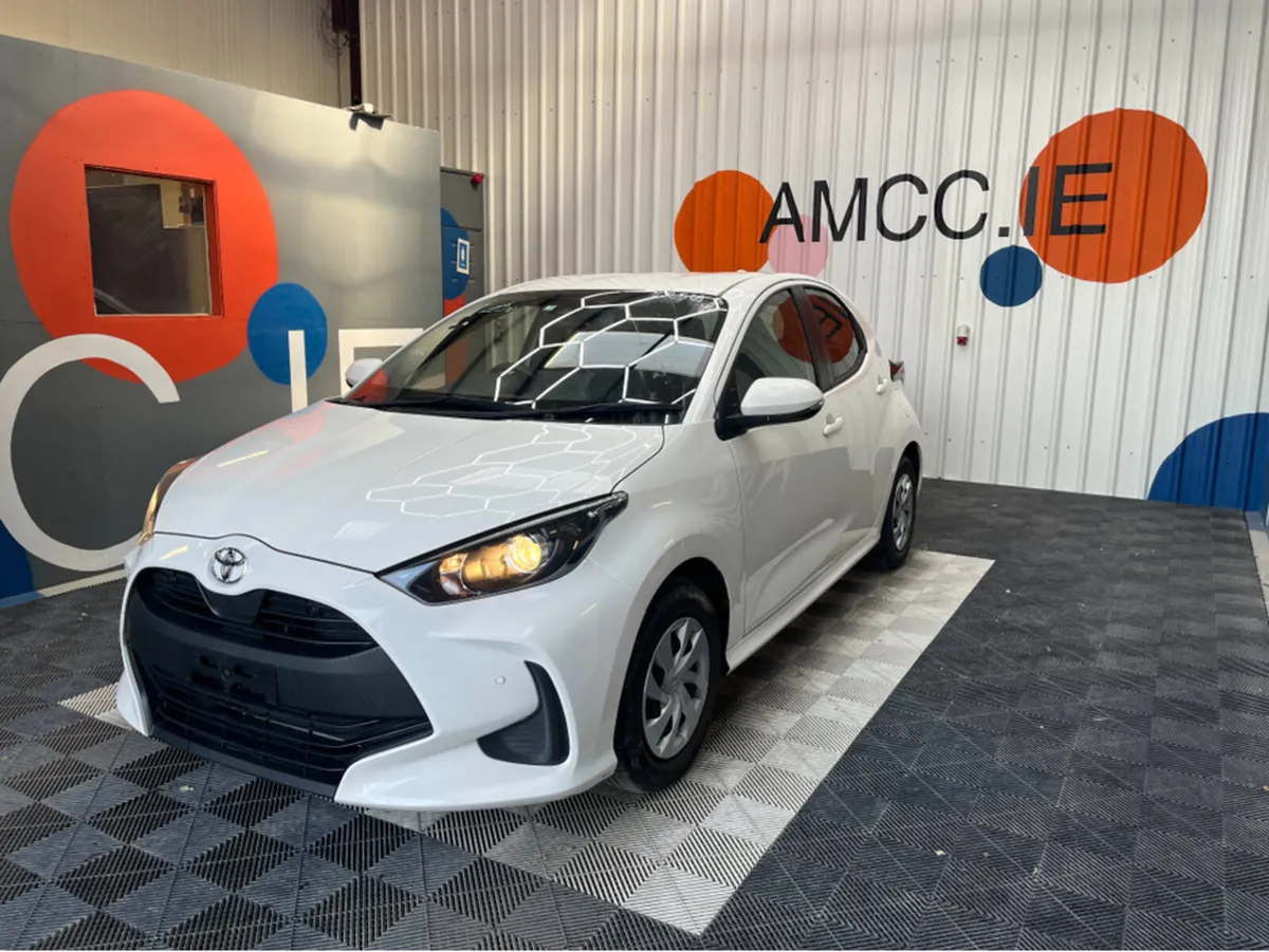 Toyota Yaris ONLY €17950! YARIS AUTOMATIC 1.0 PETR - Image 3