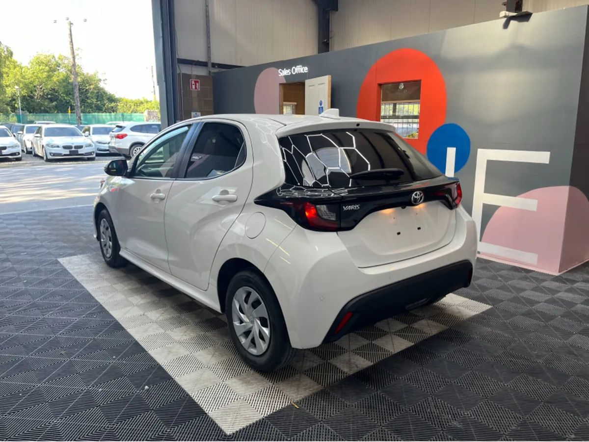 Toyota Yaris ONLY €17950! YARIS AUTOMATIC 1.0 PETR - Image 4