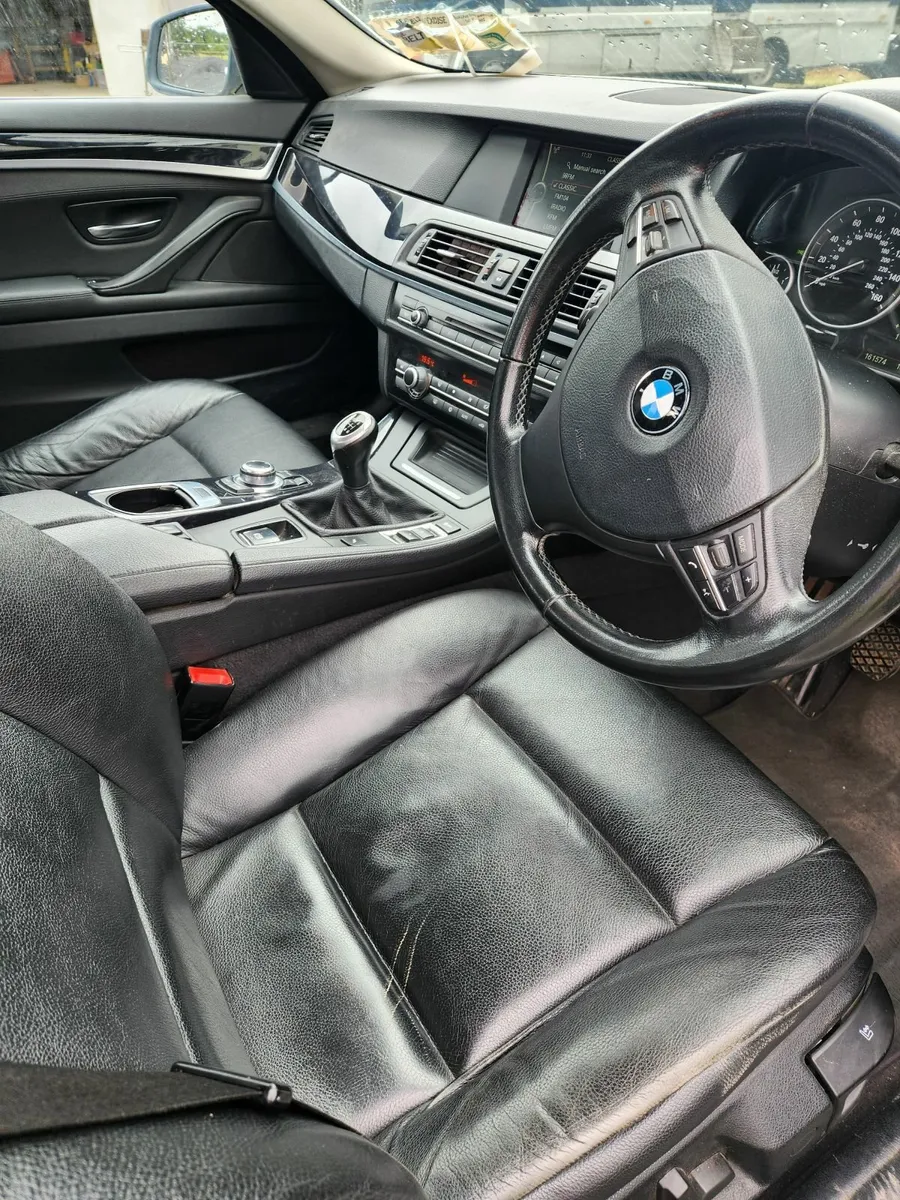 BMW 5-Series 2012 - Image 2
