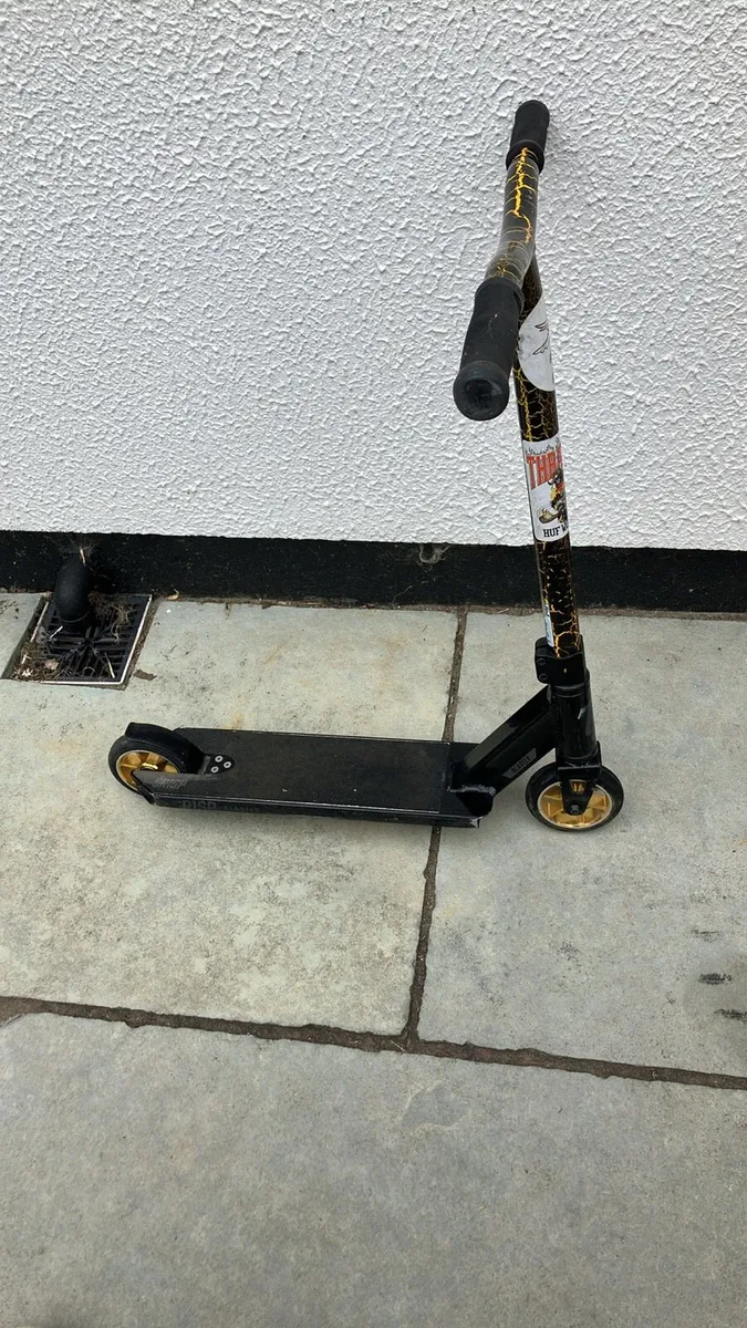 Kid’s Stunt Blaster scooter - Image 1