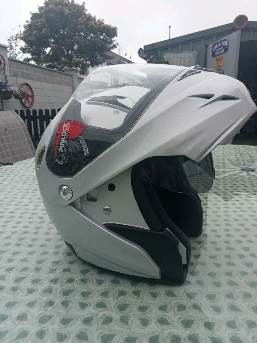 Helmet and jacket - Image 3