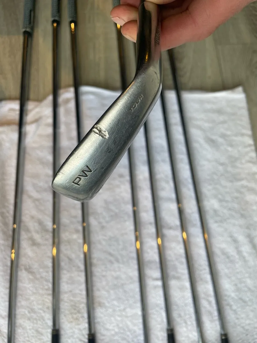 Wilson deep red tour irons 3-PW - Image 3