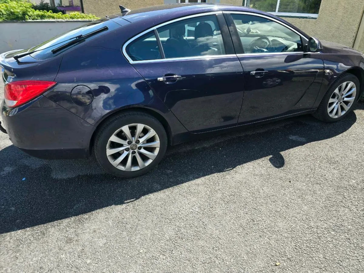 Insignia Vauxhall - Image 2