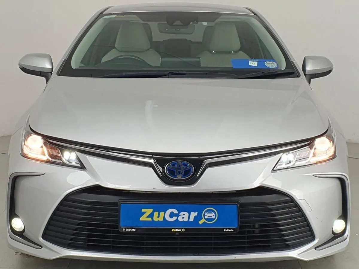 Toyota Corolla 1.8 Hybrid Luna Sport Saloon - Image 3