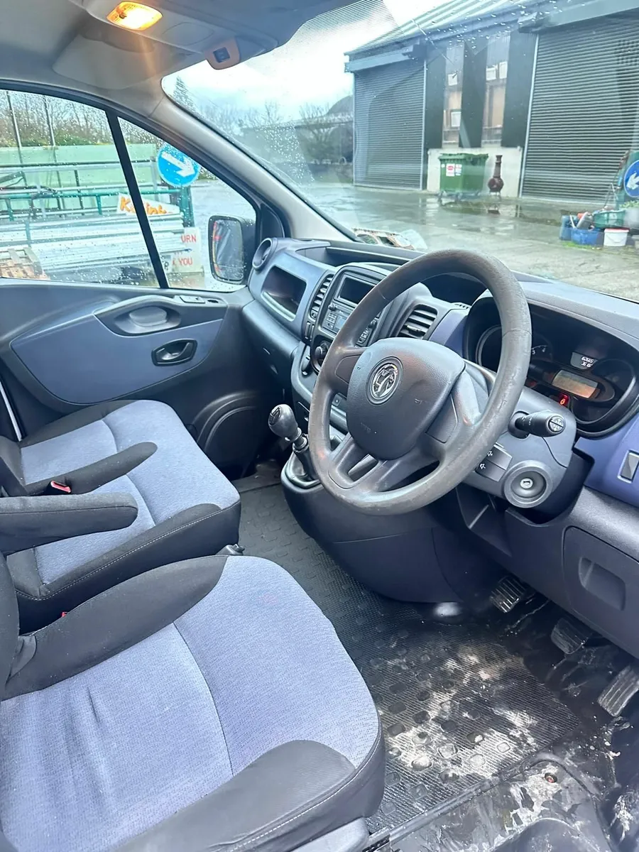 Vauxhall Vivaro Van 2015 - Image 2