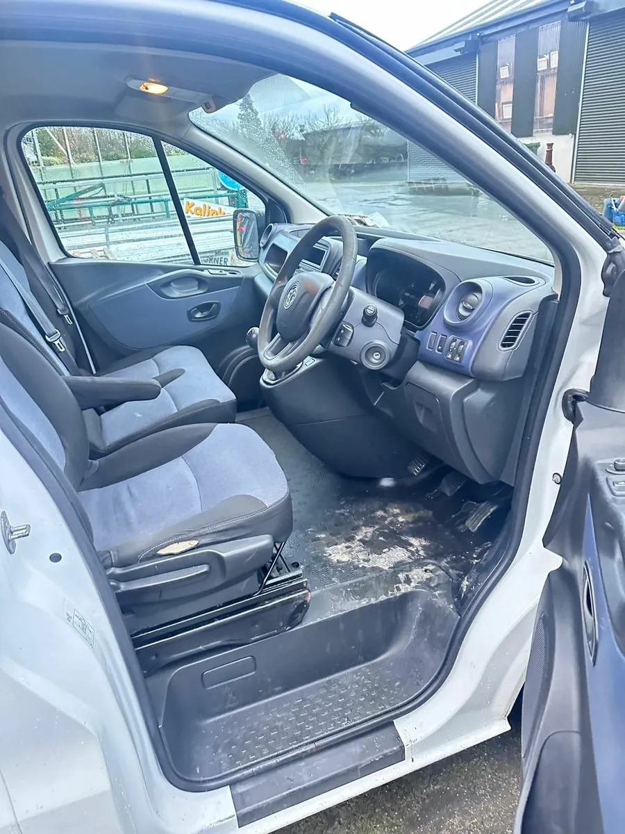 Vauxhall Vivaro Van 2015 - Image 3