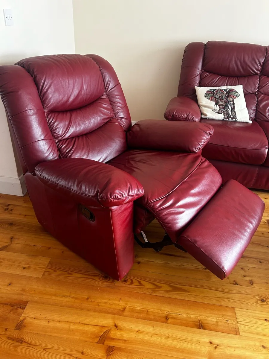 Suite of Furtniture - Image 4