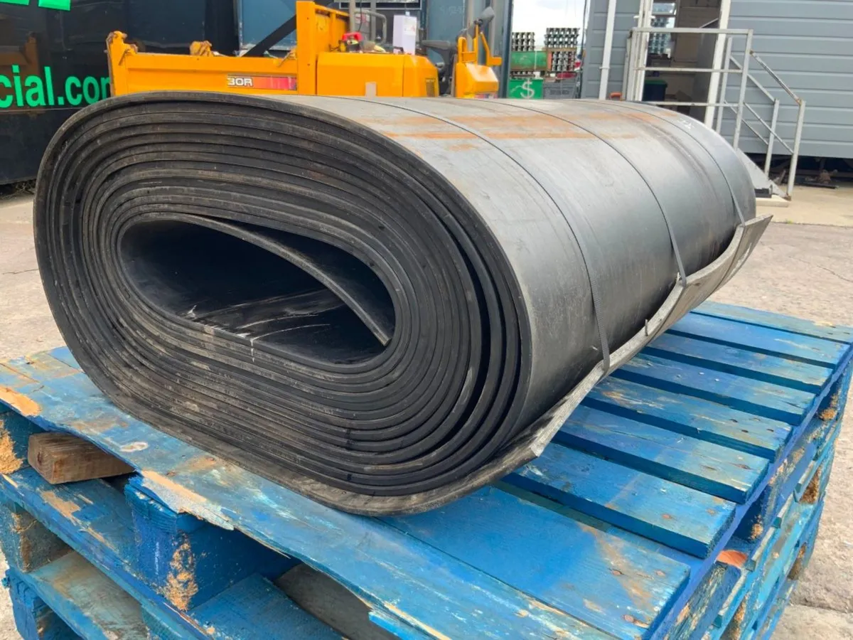 67ft x 36" RUBBER CONVEYOR MATTING........523-36. - Image 3