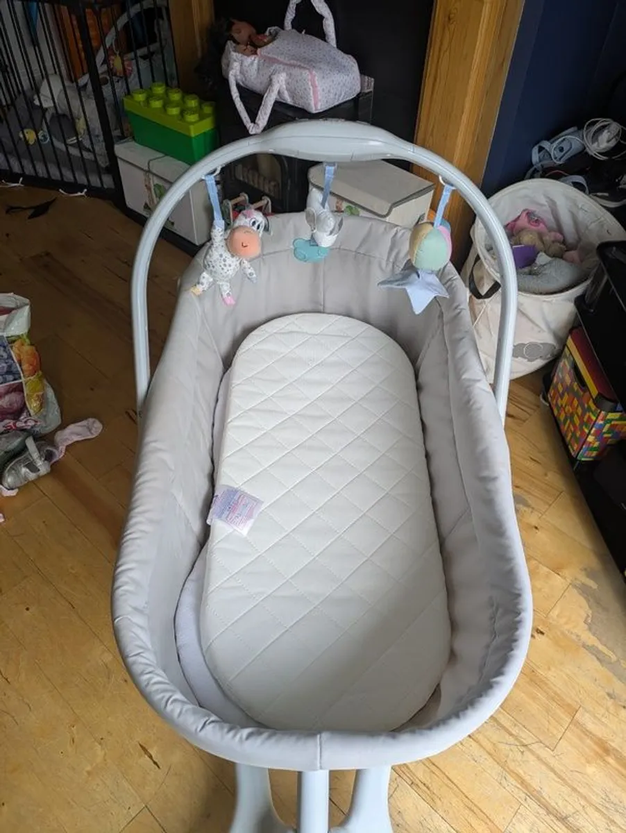 Chicco 4 in 1 hug and Baby bouncer - Image 3