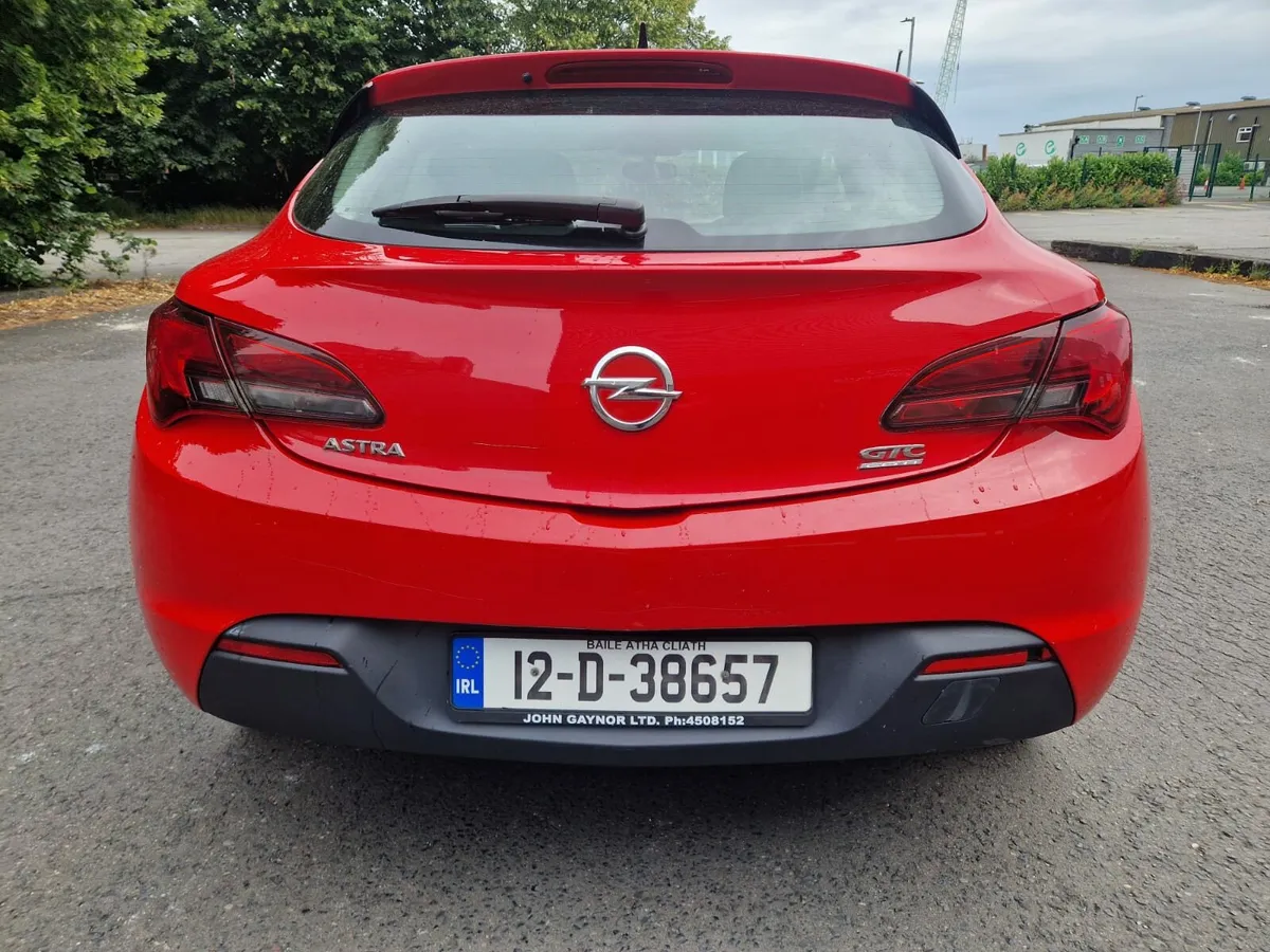 Opel Astra 2012 - Image 4