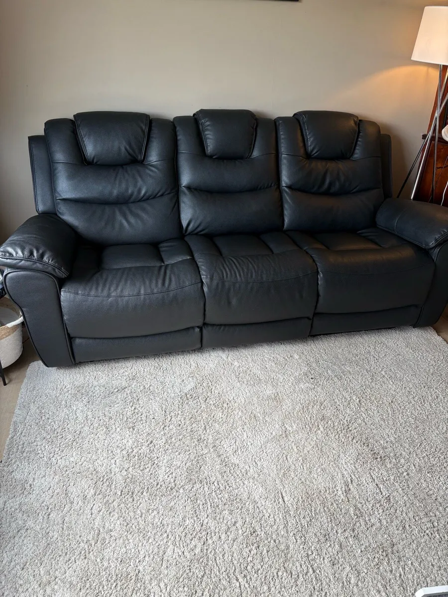 Emma electric recliner - Image 1