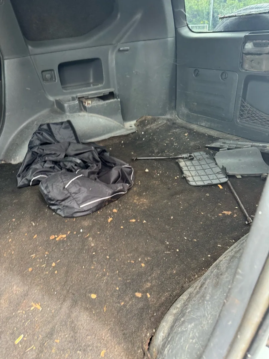 Toyota Landcruiser - Image 4