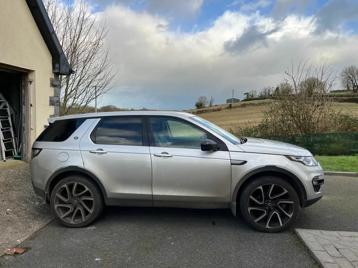 Land Rover Discovery 2016 - Image 2