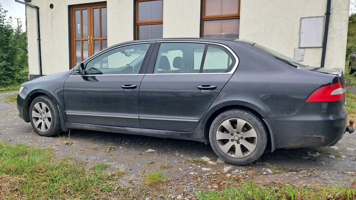 Skoda Superb 2011 - Image 3