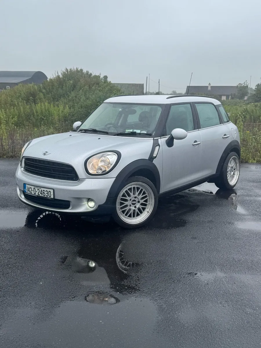 Mini Countryman - Image 1