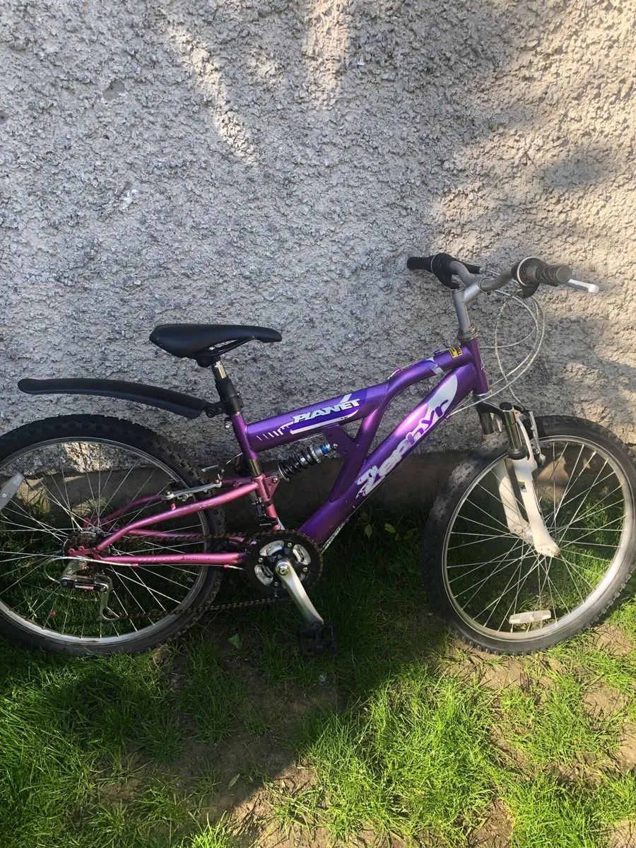 Girls planet zephr bike - Image 1