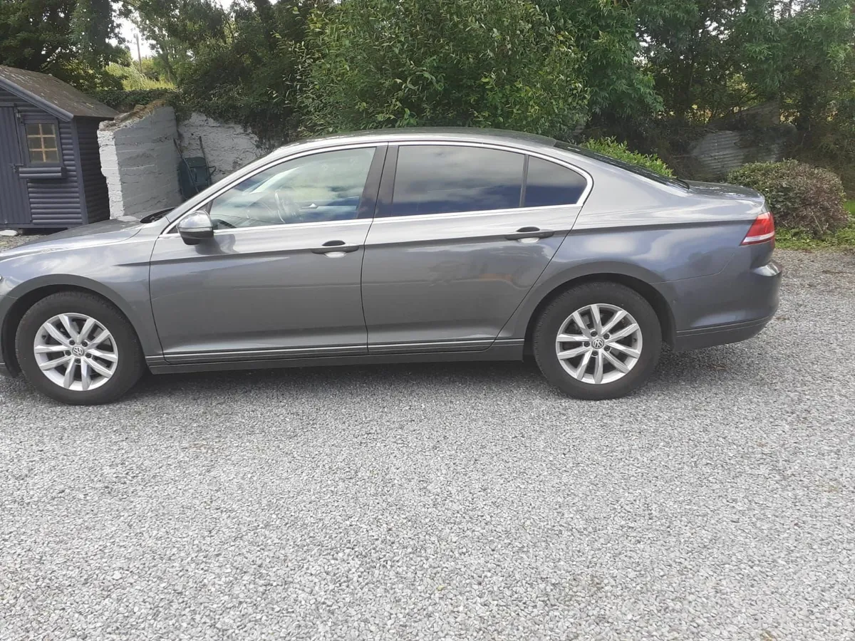 Volkswagen Passat 2016 - Image 3