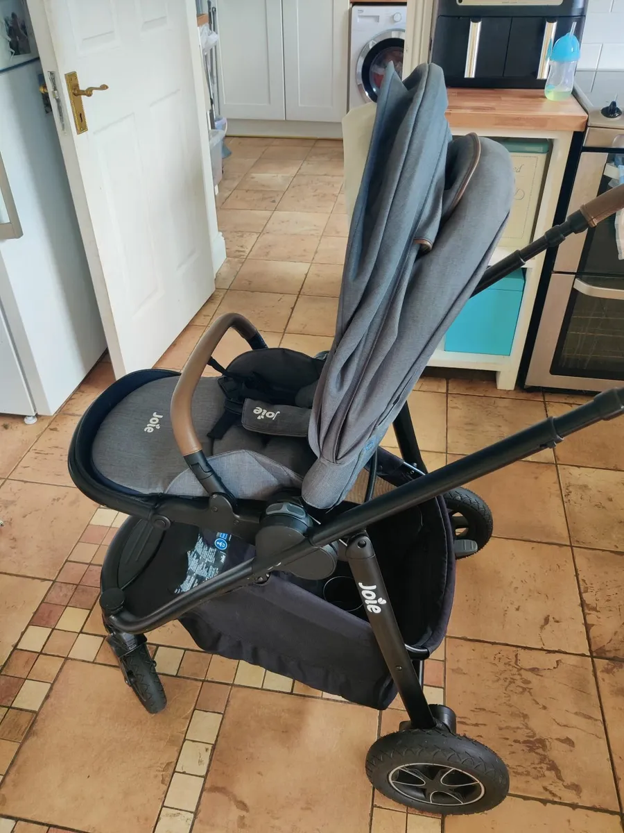 Baby travel system - Image 1