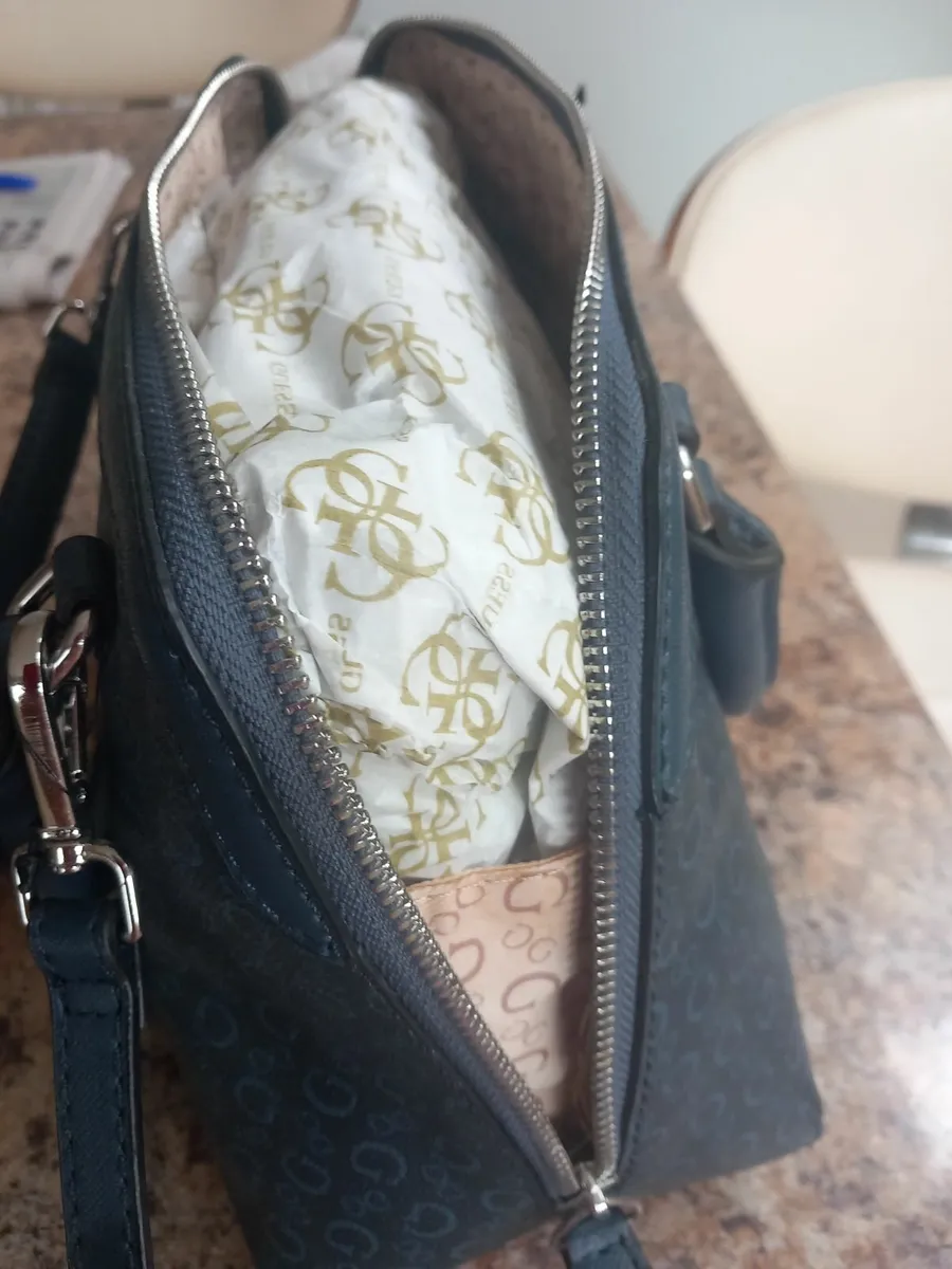 Guess handbag - Image 2