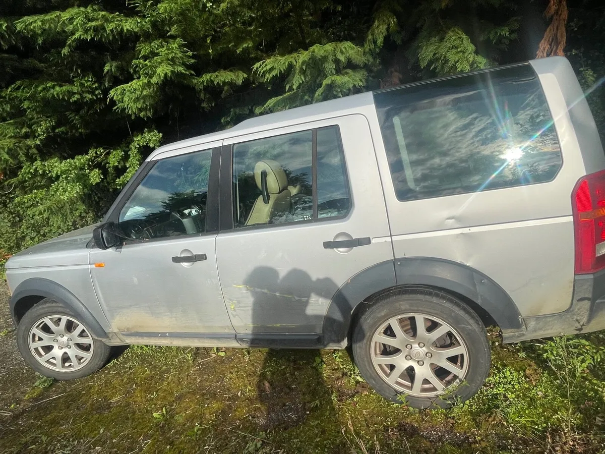 Land Rover Discovery 2005 - Image 1