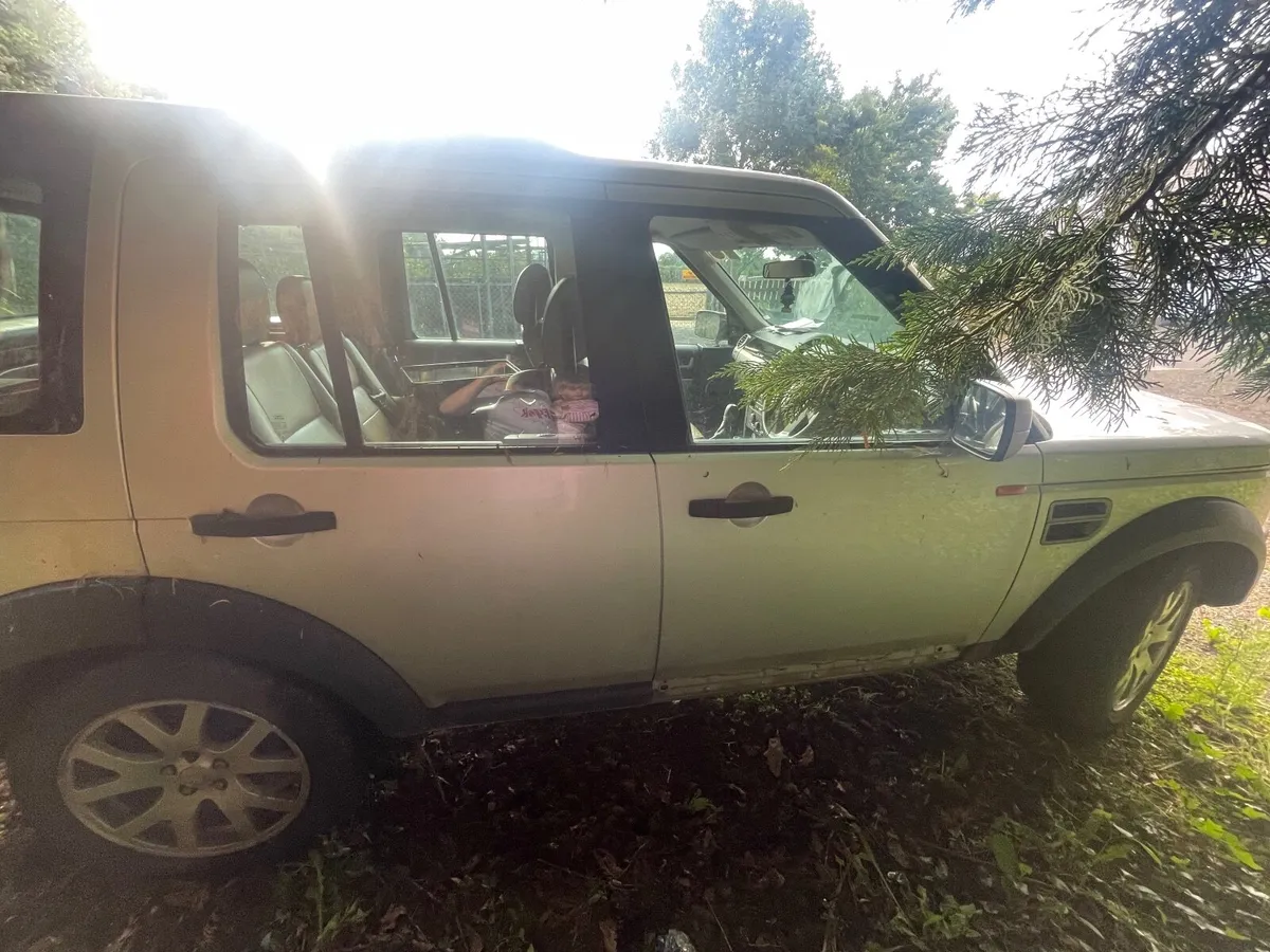 Land Rover Discovery 2005 - Image 2