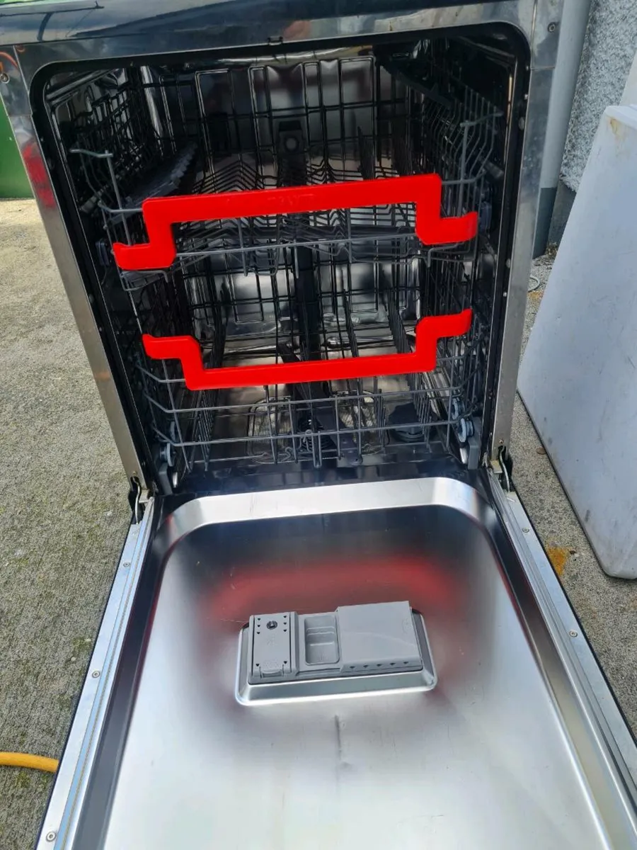 Dishwasher - Image 2