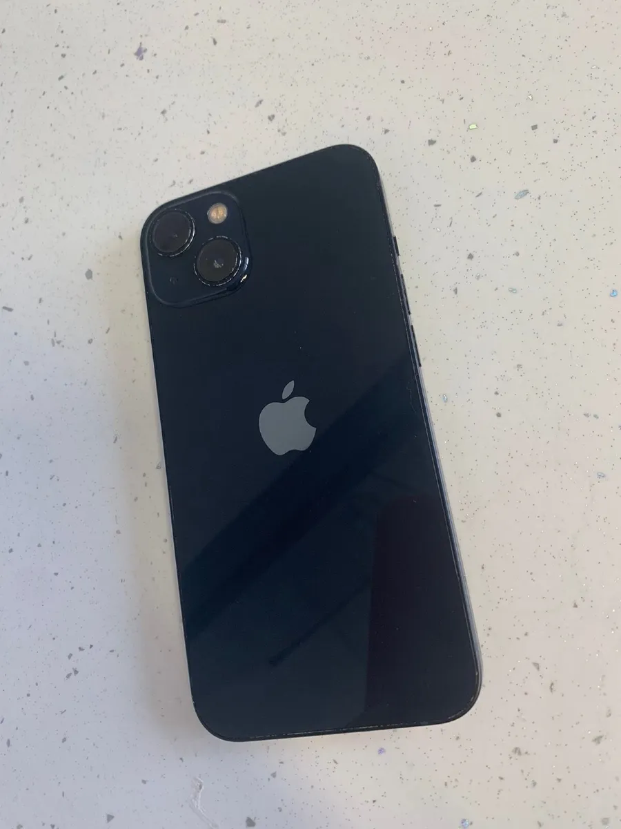 iPhone 13 - Image 2