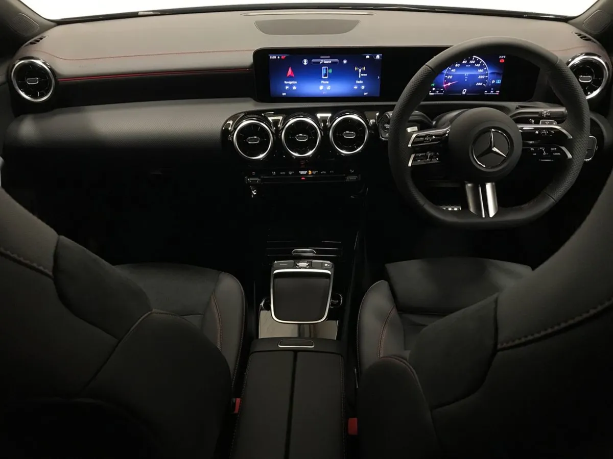 Mercedes-Benz CLA Cla180 D Coupe AMG Line Edition - Image 4