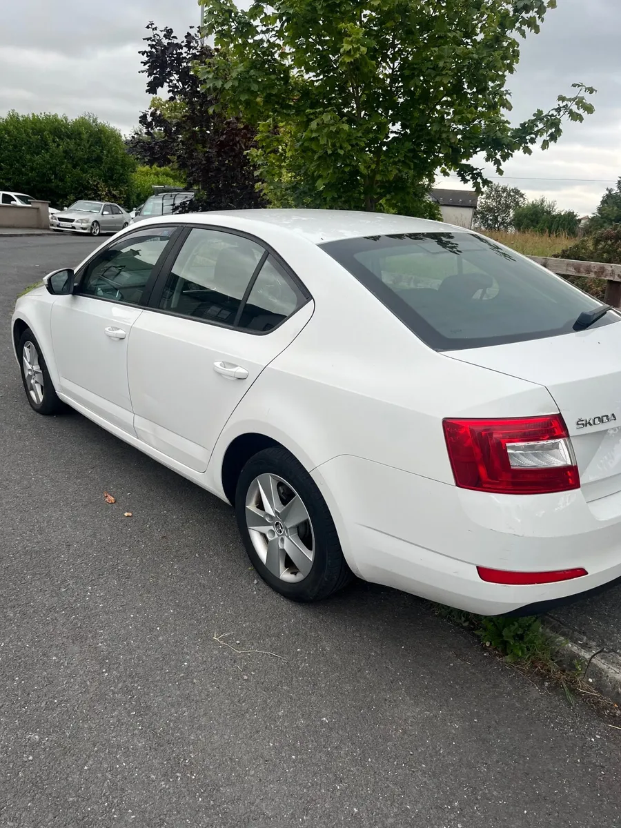 Skoda Octavia 2013 - Image 2