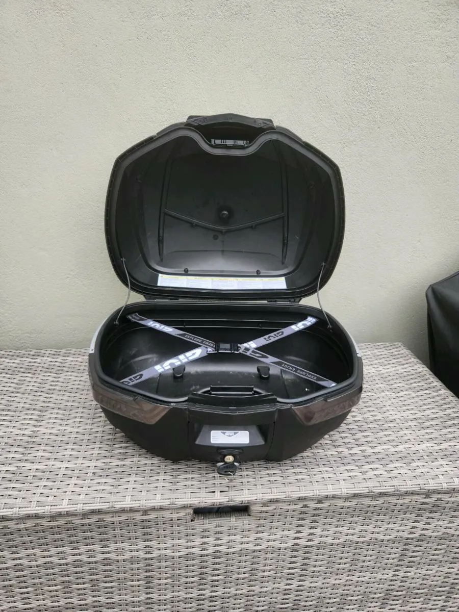Givi monokey v47 top box - Image 2