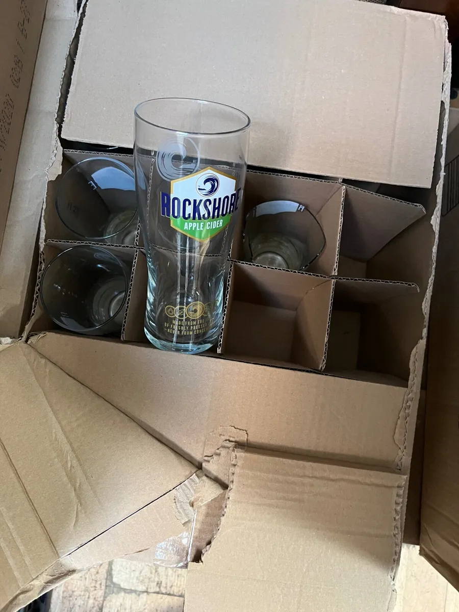 Pint glasses - Image 1